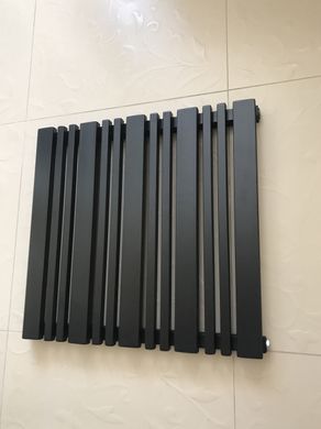 Горизонтальний дизайнерський радіатор опалення модель Arttidesign Lucca 13/550 чорний матовий, Чорний матовий